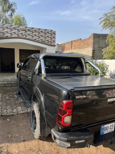 Toyota hilux invincible