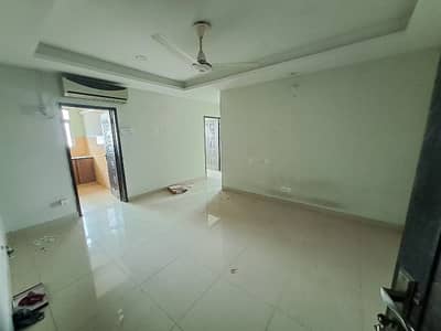 Three Bed Flat Available For Rent