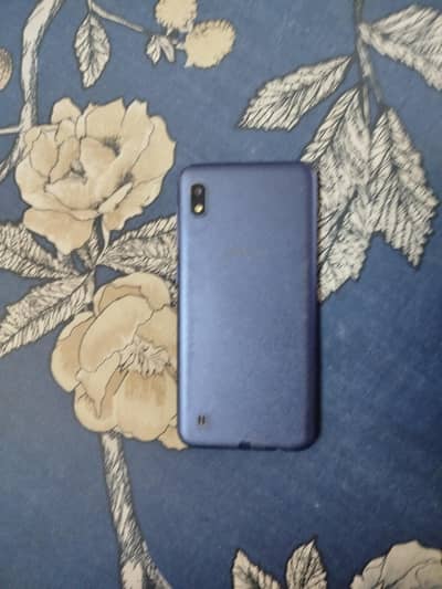 Samsung a10 2gb 32 gb