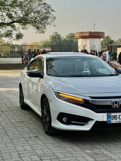 Honda Civic Oriel 1.8 i-VTEC CVT 2021