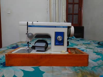 Janome sewing machine Urgent sale