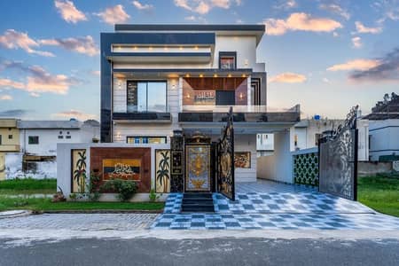 Prime Location 10 Marla House In Central Park - Block A Best Option