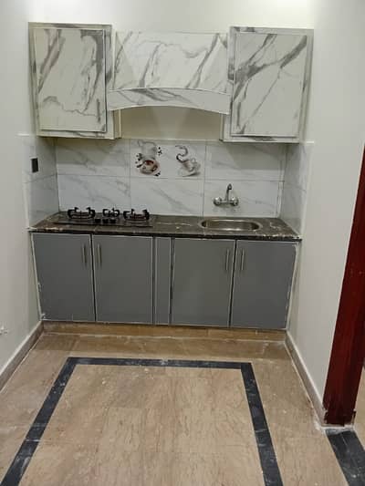 A Spacious Prime Location 10 Marla House In Central Park - Block D