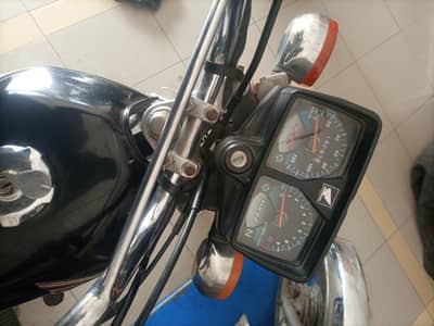 One Hand Use Bike Non Accidental Geniune Biike Engine 10/10