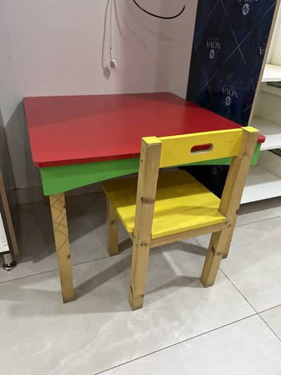 Set of Kids table and corner سیٹ آف کڈز طبل امڈ کارنر