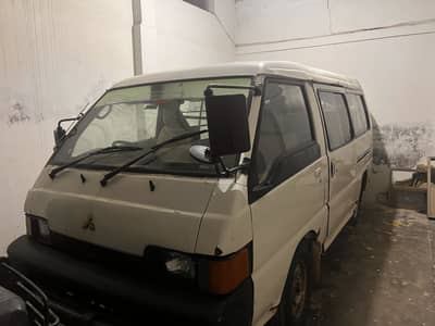 Mitsubishi L300 hiace van available for sale
