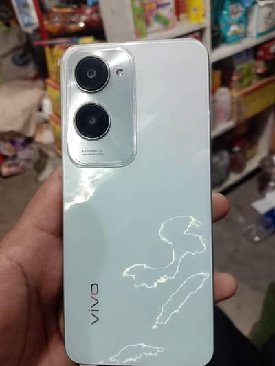 New Mobile Scratchless 10/10 condition no fault Box n Charger