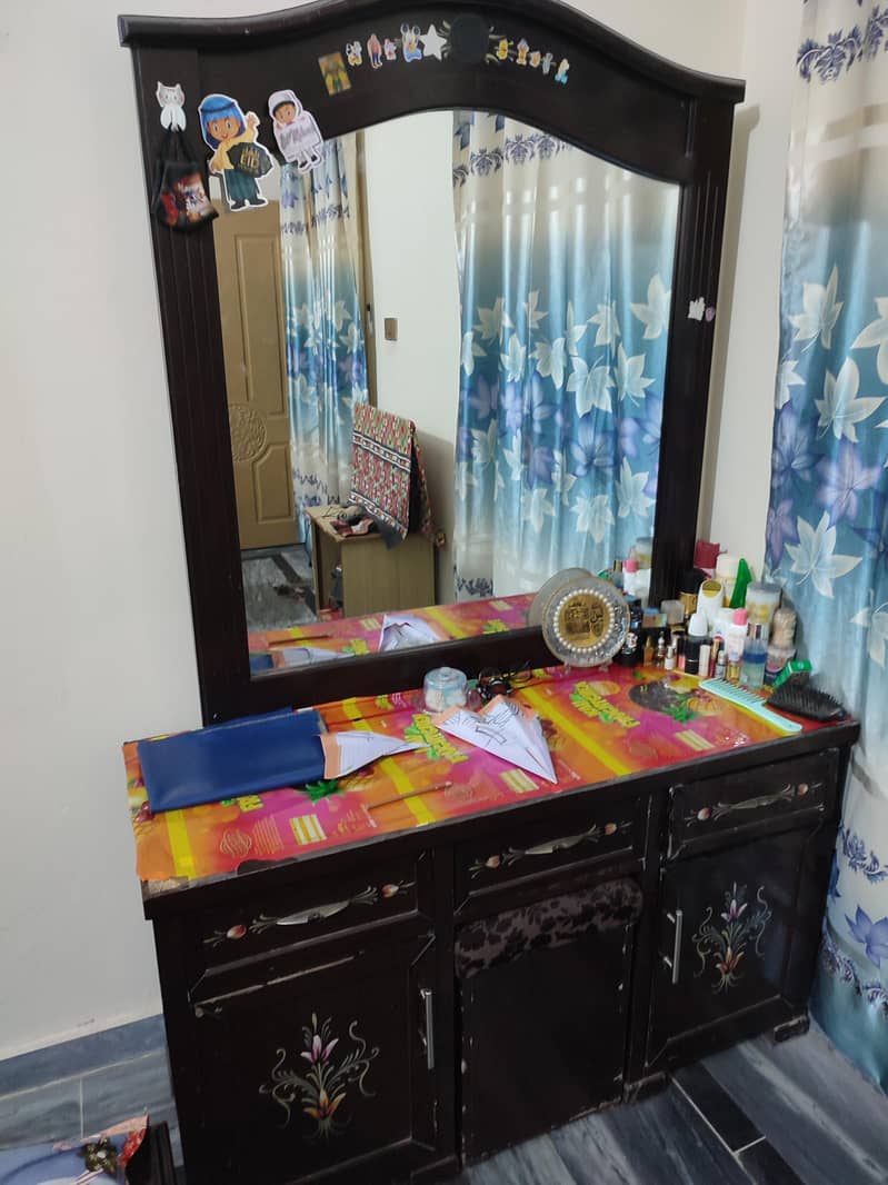 dressing table with mirror 1
