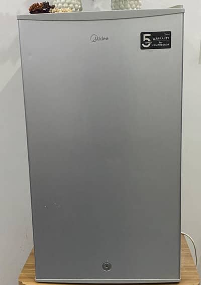 MIDEA MINI FRIDGE HS121LS