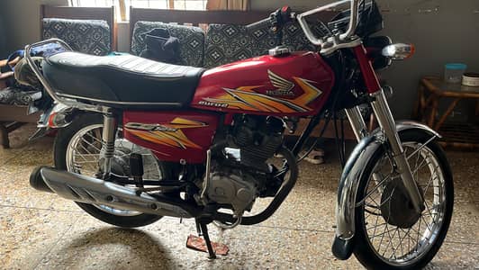 Honda 125 geniune hai jisko leni hai wats app pe msg kre