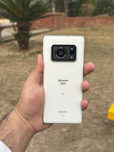 Sharp Aquos R6 5G