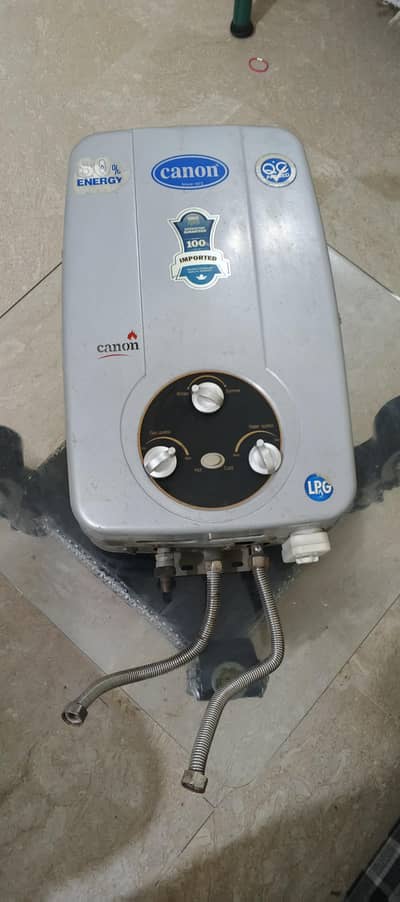 Canon geyser instant for sell just 1 sall use howa hai
