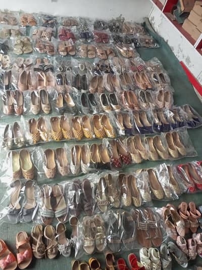 Sendals, Khussa, Chapal available