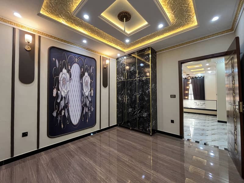 5 Double Heighted 17