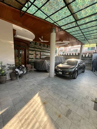 Kanal Corner House For Sale in Punjab Government Employee Housing Society Lahore