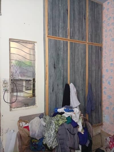 Lower Portion For Rent 2 bed Bathroom Kitchen Chips Flooring Wood Wark