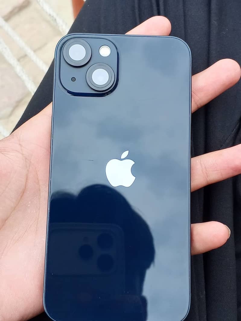 Apple iPhone 13 4