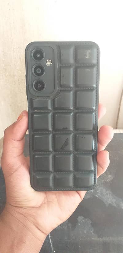 Saumsung A05s . . 6,ram, 128 memory