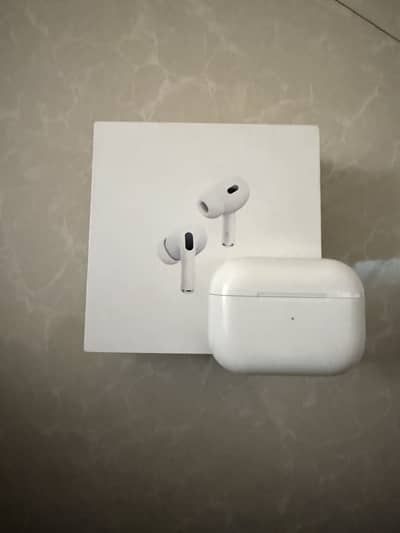 Apple AirPods Pro with MagSafe Charging Case