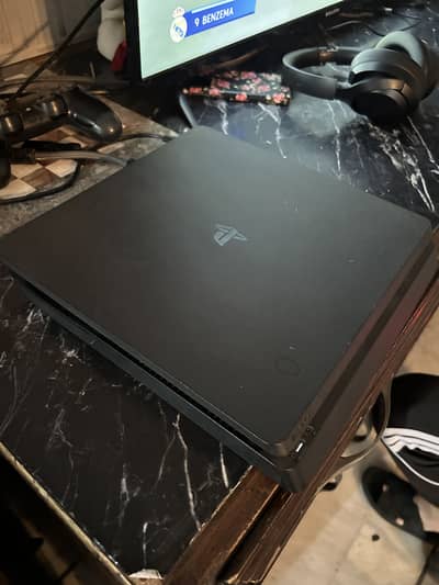 PS 4 Slim with HDMI one controller 3 games and 512GB external drive