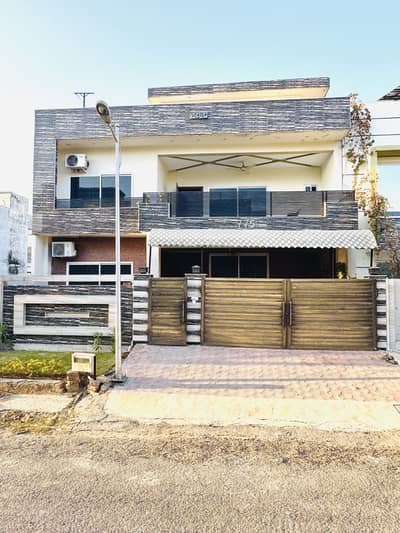 10 MARLA DOUBLE STOREY PLUS BASEMENT HOUSE FOR SALE IN F-17 MPCHS ISLAMABAD
