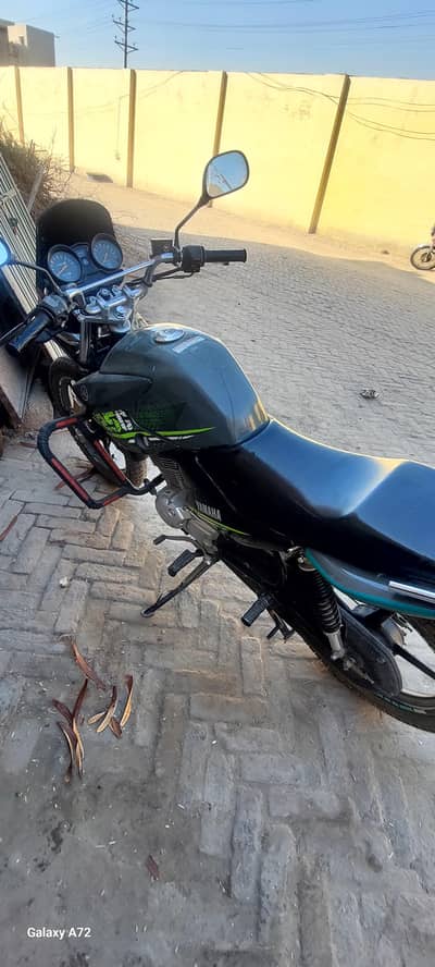 Yamaha YBR 125G  for sale 12000km chali hai. excellent condition me ha