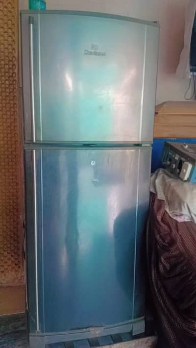 Dawlance refrigerator almost new