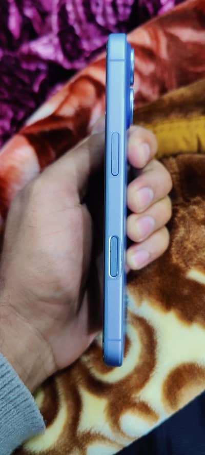 iPhone 17 – factory unlocked | 3.5 month sim time| 17 cycle