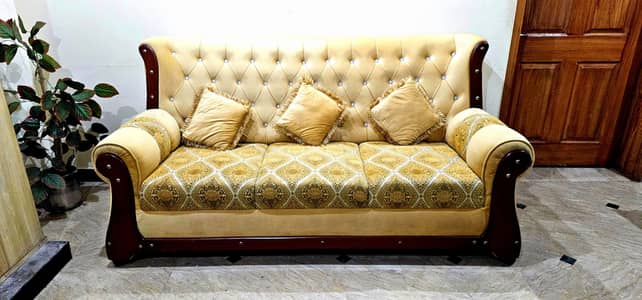 6 Seater Sofa Set  Diamond Foam  Strong Frame  Excellent Condition