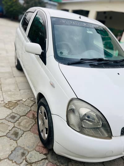Toyota vitz model 2000