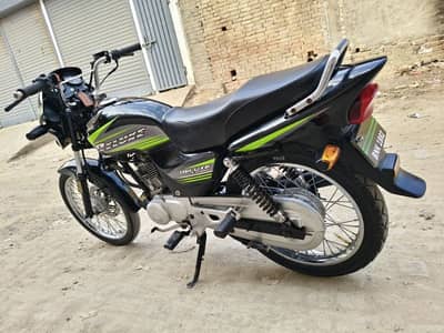 deluxe 125 genuine condition 10/10