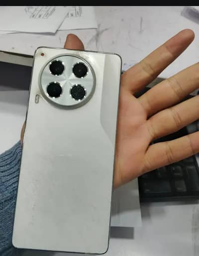 tecno camon 30 8+8/256