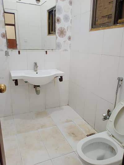 Luxury Ground Portion Available For Rent