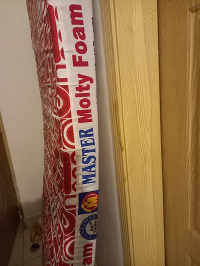 Brandnrw single matress