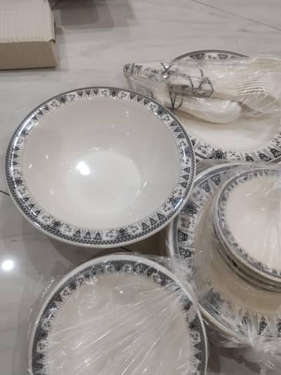 Box Pack Melamine Dinner Set 72 pieces