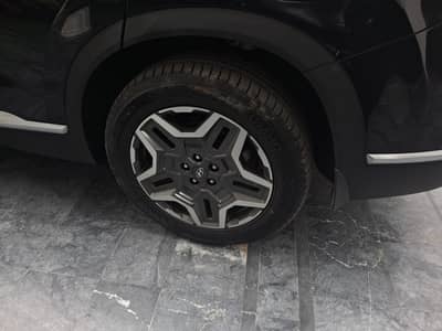 Kumho 235/55 R19 Hyundai Santa Fe Original Tyres | 300km Driven only
