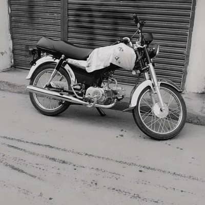 cd7t used 2025 model condition 10 by 10 number Laga ha