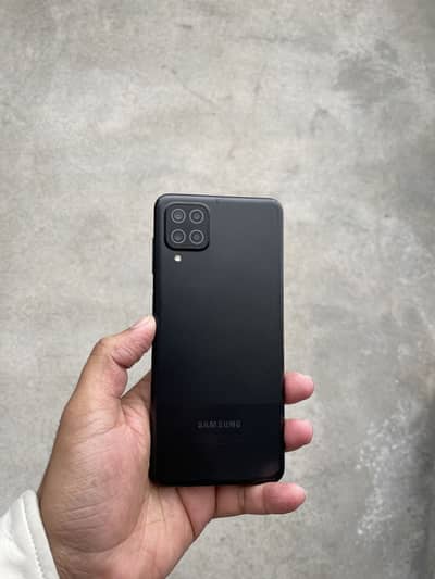 Samsung A12 - 4GB 64GB