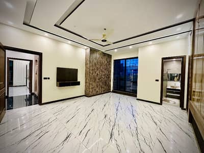 Model Town 1 Kanal Lower Portions