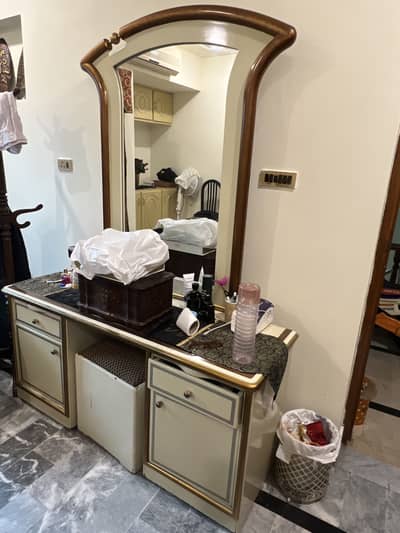 VIP complete bed set for sale. High quality