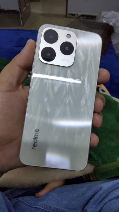 Realme 15T Flowing Silver