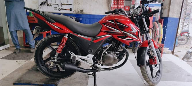 Honda cb 150f 03079410745 contact me