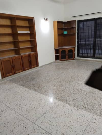 chips flooring Ground Floor For Rent Prime Location