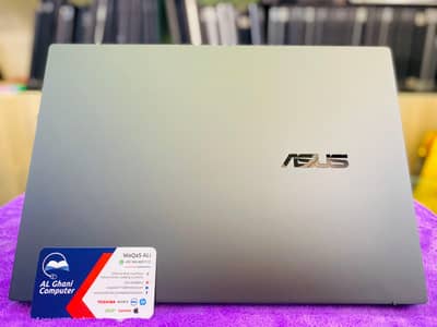 Asus ZenBook 15th Gen Ultra 7 OLED Touchscreen with 1000 nits