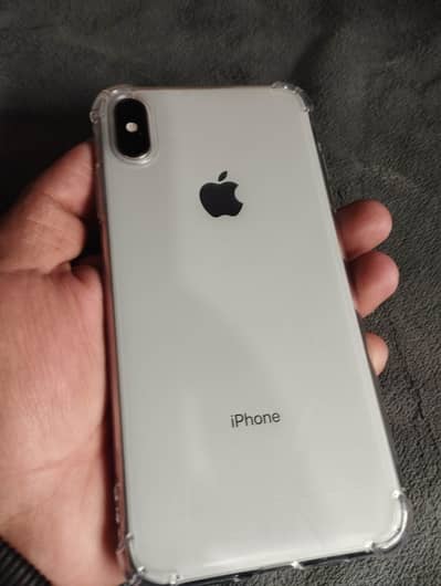 iphone xs max 64gb All Ok.  woter pack