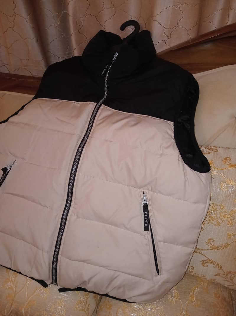 LIGHTWEIGHT PUFFER JACKET 1