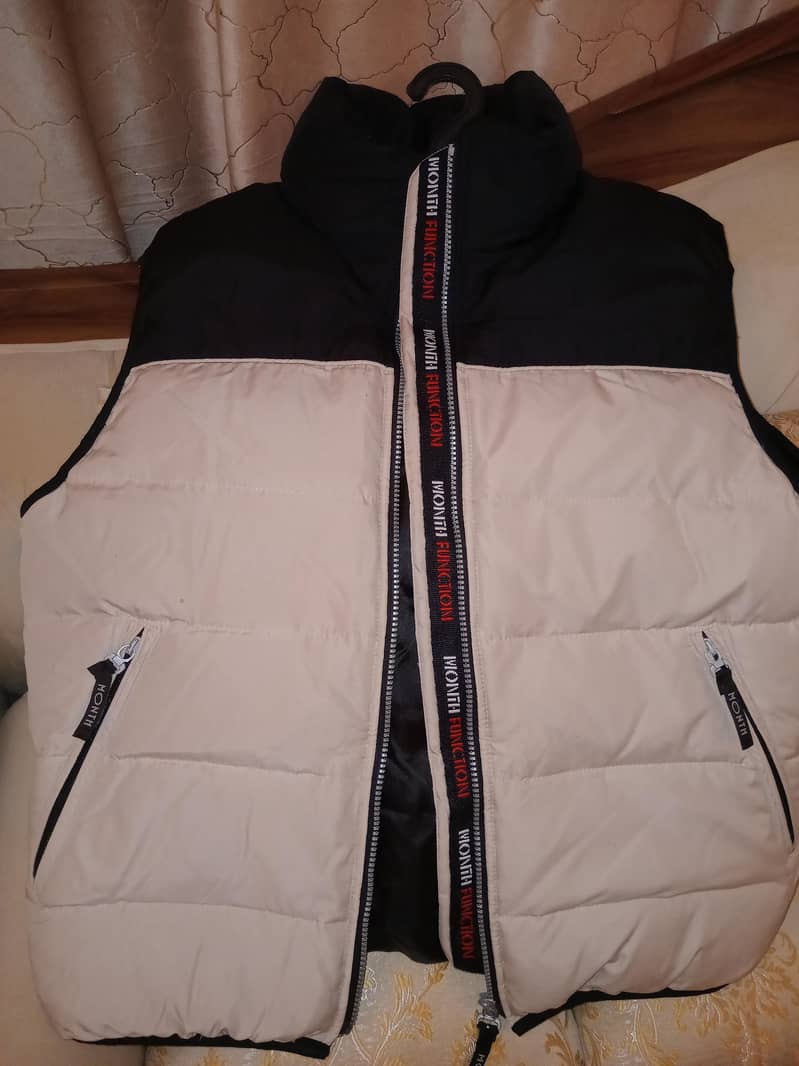 LIGHTWEIGHT PUFFER JACKET 4