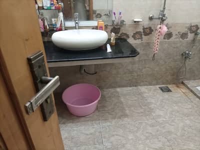 10 marla House for sale in Lahore