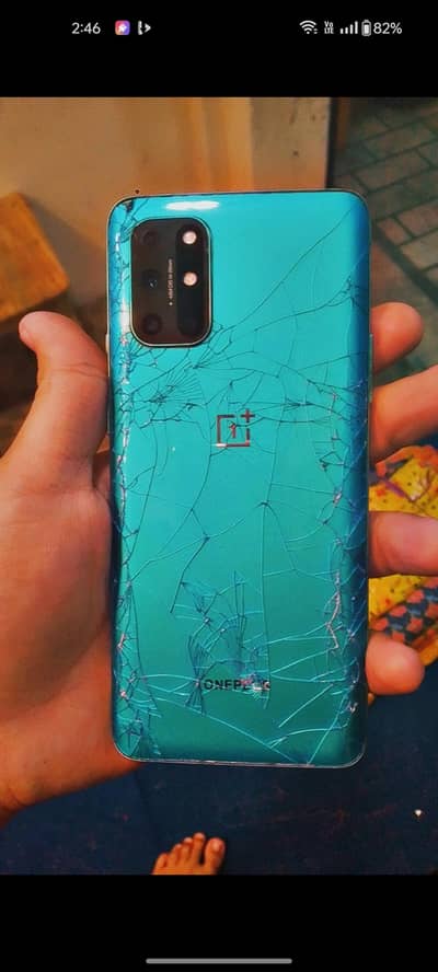 One plus back damege panel pr 16  green lines