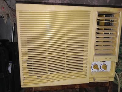 WINDOW AC CHILL COLING 24 HOURS WORKING LIGHT BI KAM ISTMAL HOTI HA